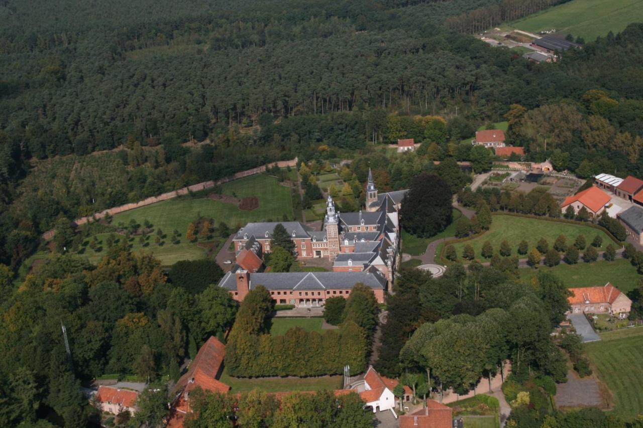 De Vrolijcke Bosmuis Bed & Breakfast Bergeijk Exterior photo